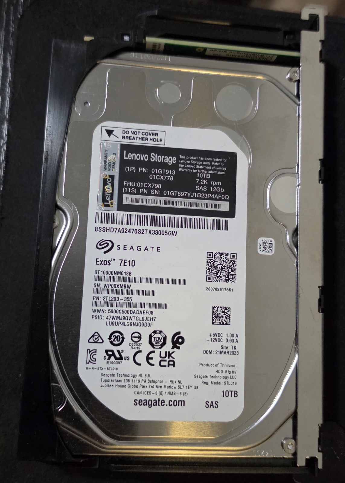 Seagate Exos 7E10 10TB SAS 3.5″ 7.2K RPM 256MB HDD ST10000NM018B