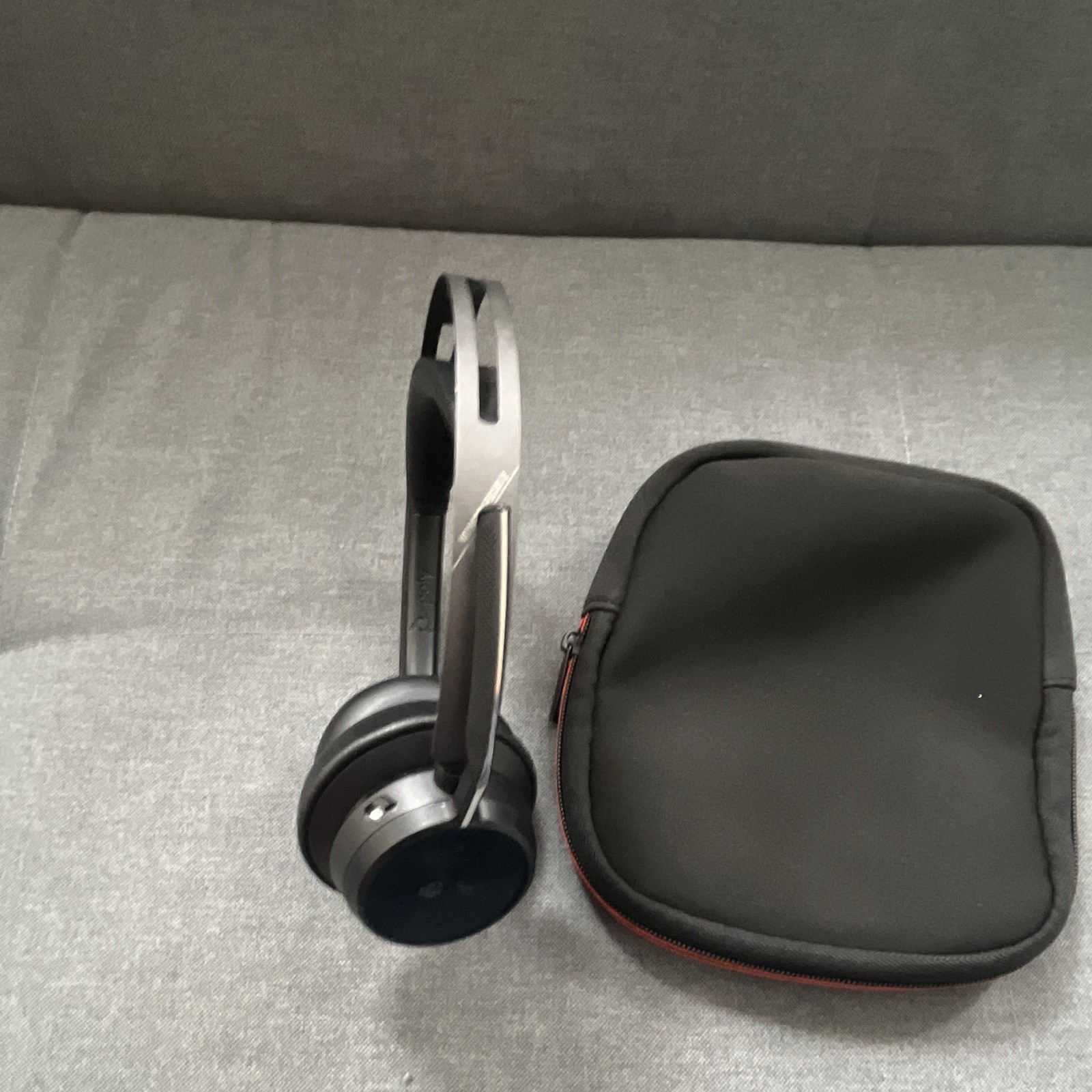Poly Voyager Focus 2 Bluetooth Wireless On-Ear Headset Boom Mic Case Black