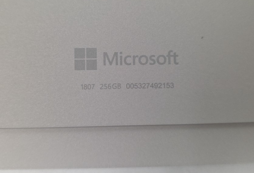 Microsoft Surface Pro 5th Gen| Intel Core i5-7300U|8GB RAM|256GB SSD| WIN 10 PRO