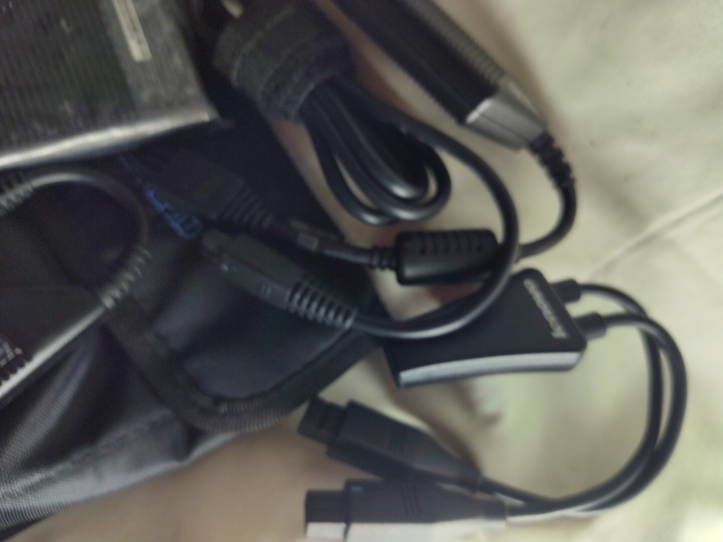 Pre-owned Lenovo 20V 4.5A Power Adapter 41R4493