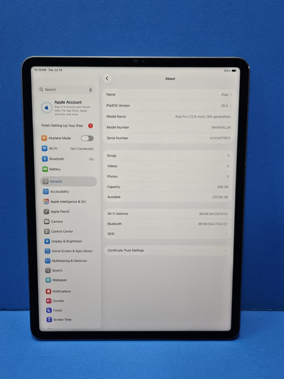 Apple iPad Pro 5th Gen A2378-256GB Wi-Fi, 12.9 in Space Gray Grade “B”