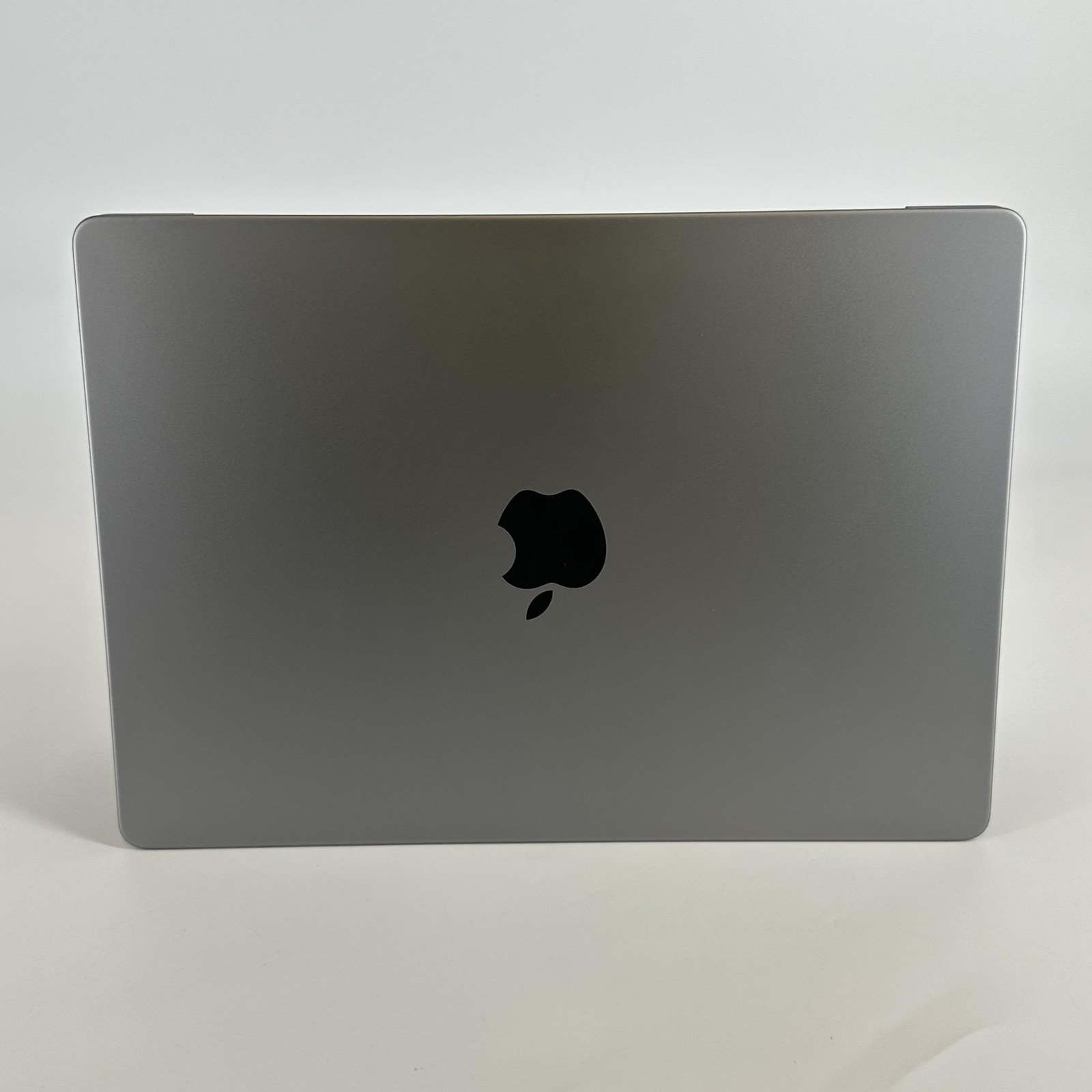 MacBook Pro 14 Space Gray 2021 M1 Max 10-Core CPU 32-Core GPU 32GB 1TB LCD Bleed
