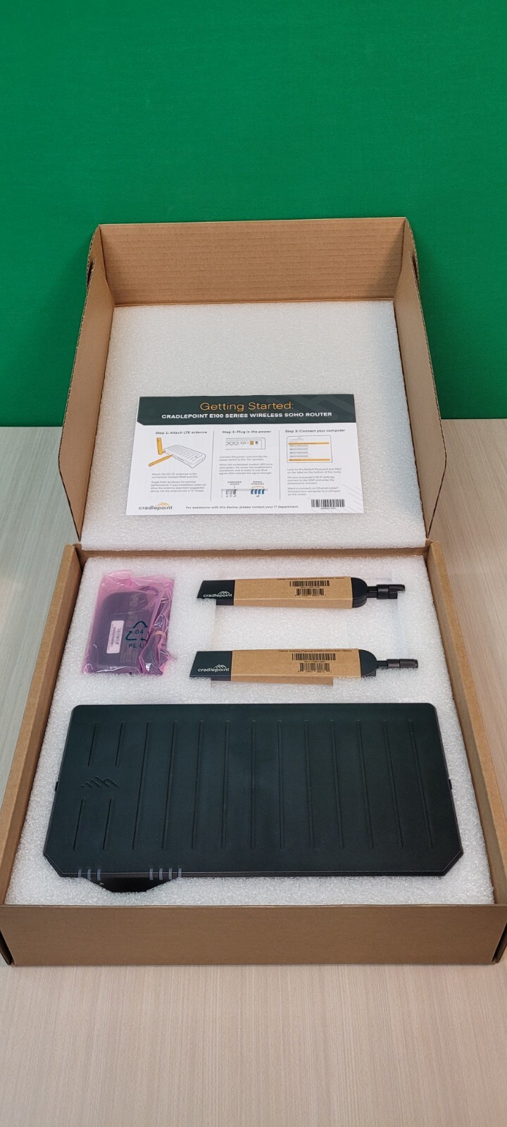 Cradlepoint E100-C4D Cat 7 Router (150 Mbps Modem) | BH05-0100C4D-NN | Dual-Band