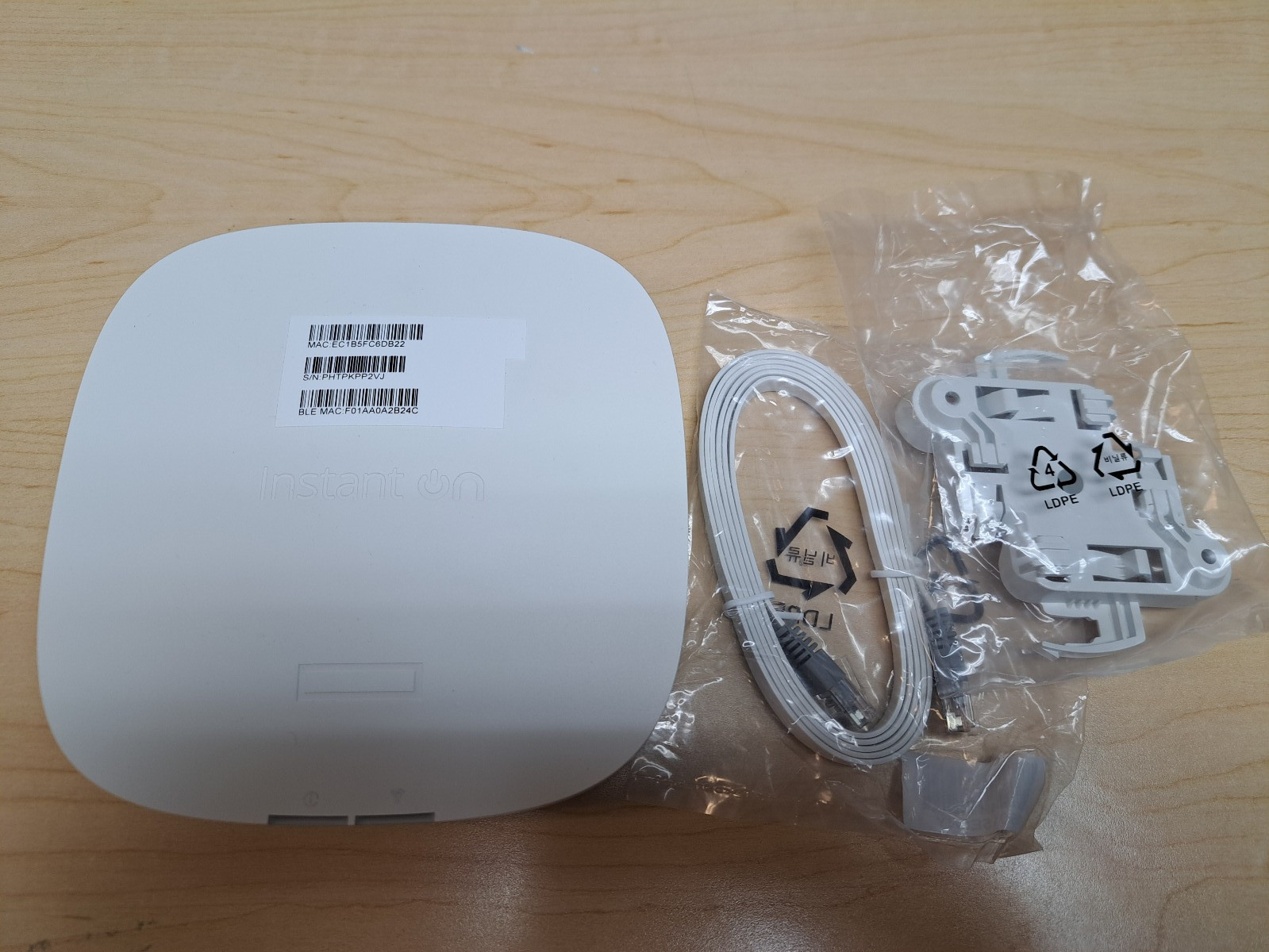 HPE Aruba Instant on AP22 Dual Band Wireless Access Point (R4W01A)