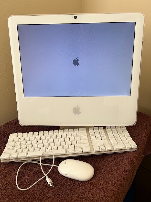 Apple Mac OS X Model: iMac G5 with Power cord, Keyboard and mouse