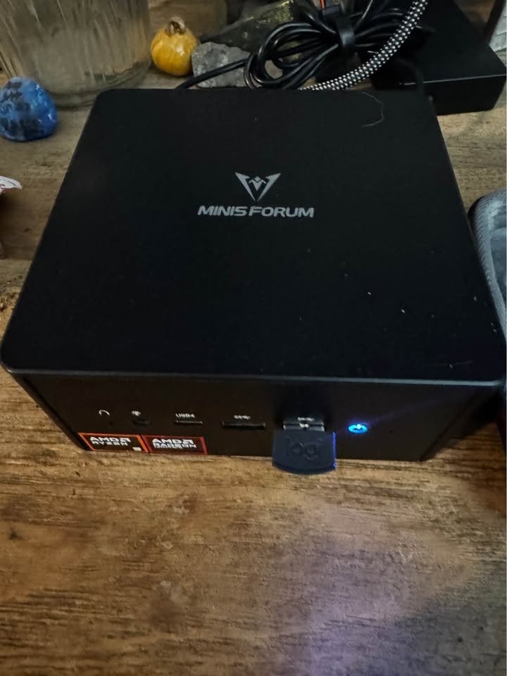 MINISFORUM UM890 Pro