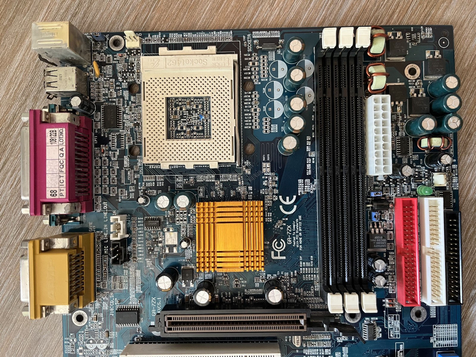 Gigabyte GA-7ZX Socket A – AMD Duron 650 – 256MB RAM – I/O Shield – Tested