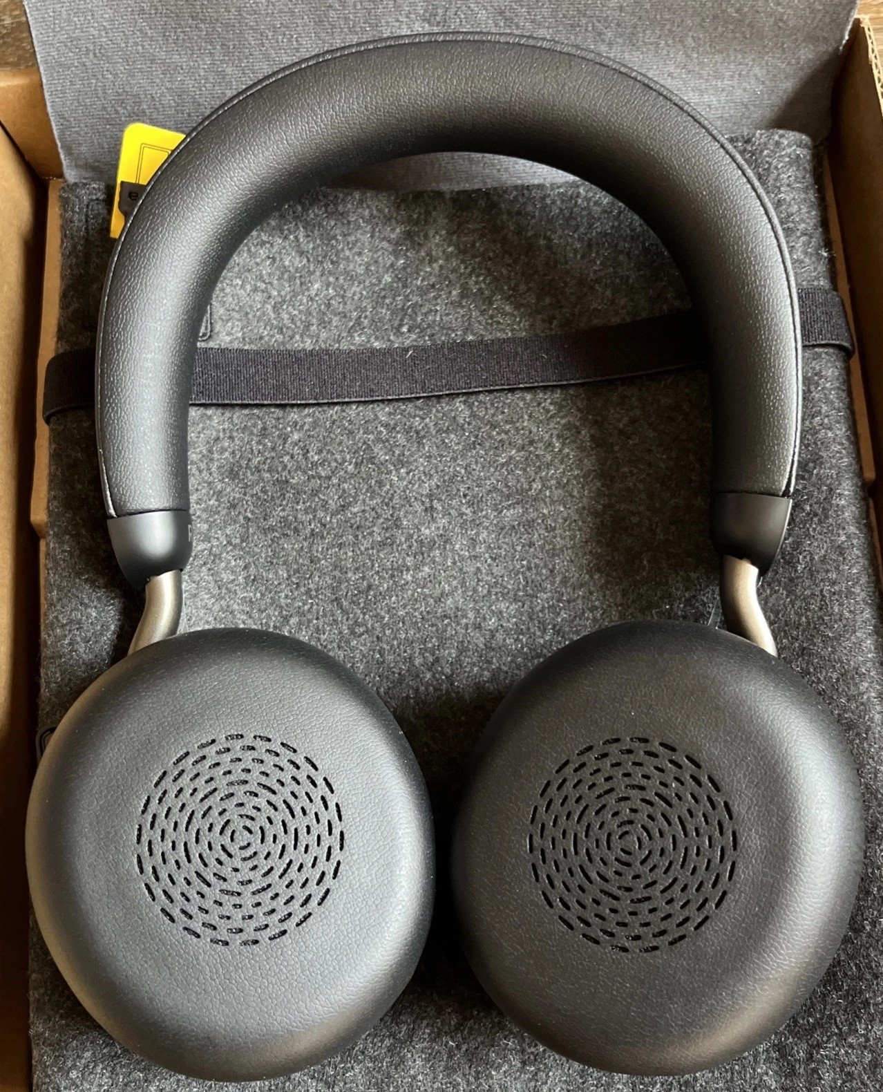 Jabra GN Evolve2 75 Bluetooth Headset W/ Charging Stand HSC150W Black