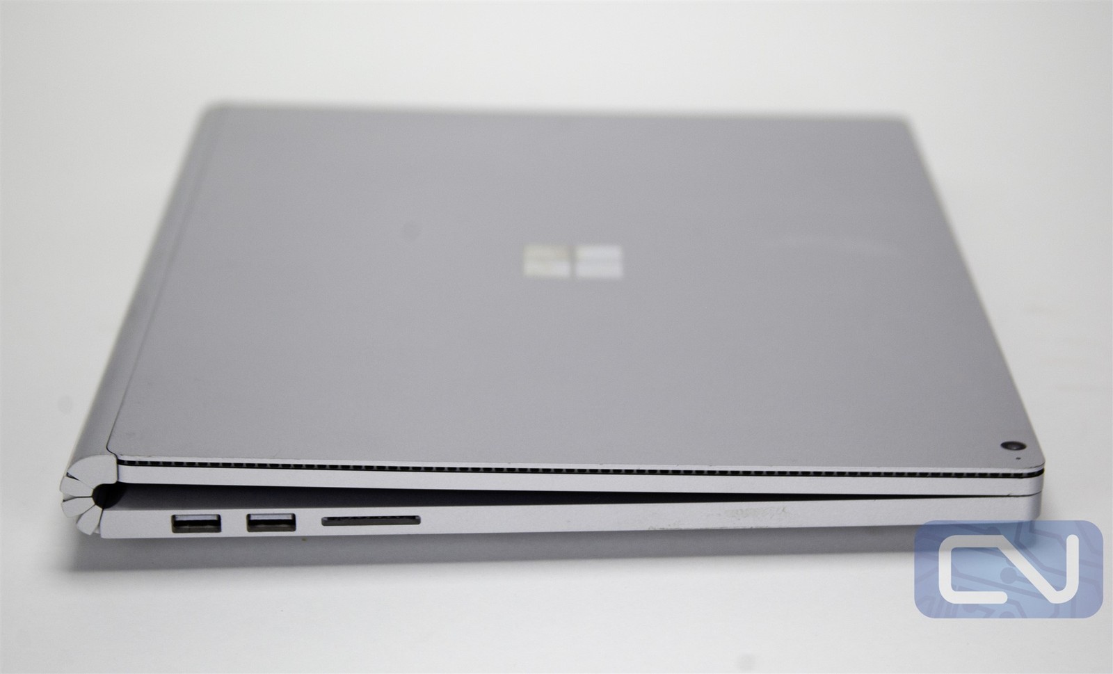 (Poor Battery) Microsoft Surface Book 2 15″ i7-8650U 16GB 1TB SSD GTX 1060 Win10