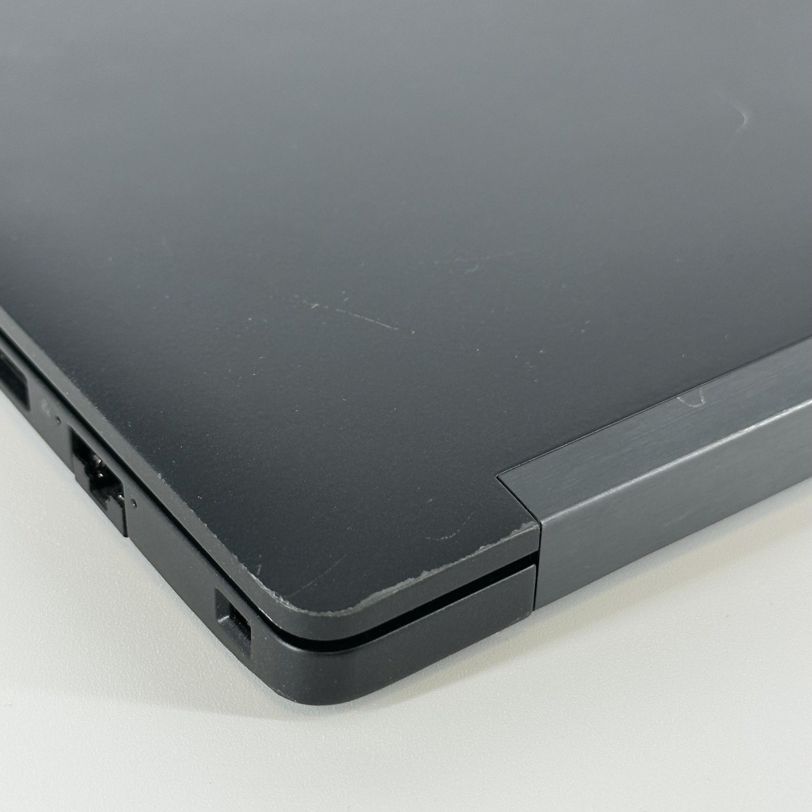 Dell Latitude 7390 13.3 Black FHD i5-8250U 1.60GHz 16GB RAM 256GB SSD Good