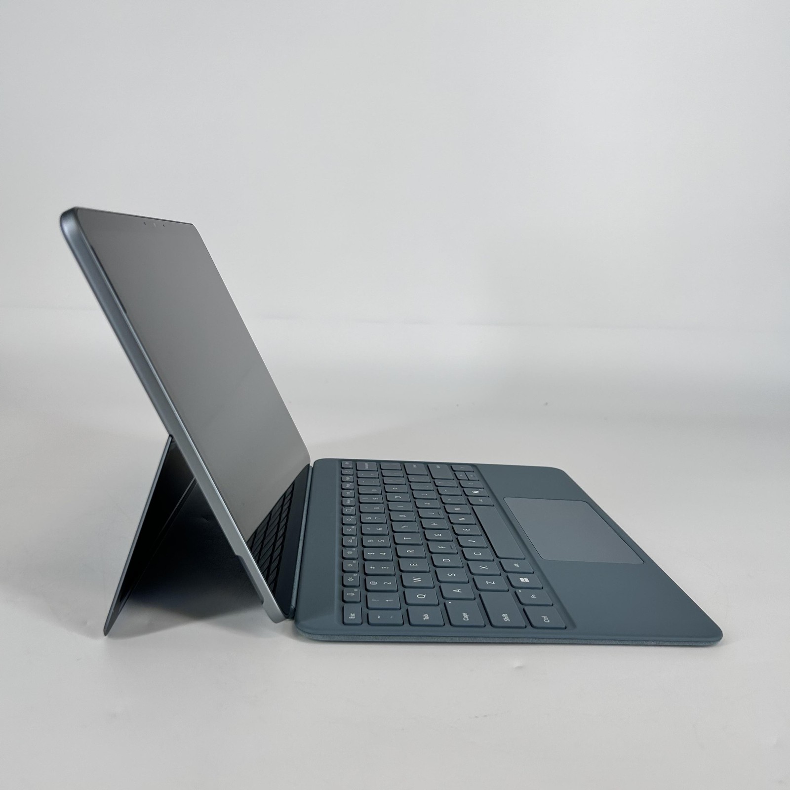 Microsoft Surface Pro 12 Gray X Plus (8-core) 3.30 GHz 16GB 512GB UFS Good