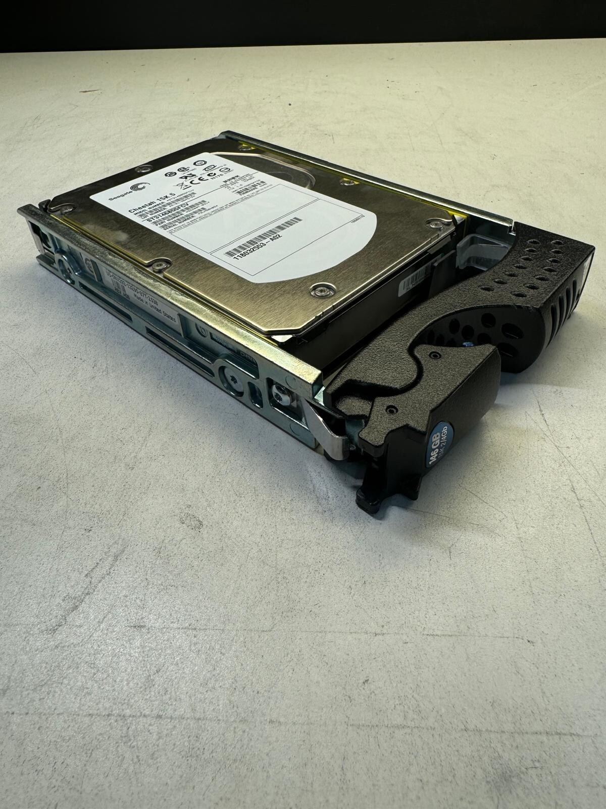 EMC 005048730 146GB 15K RPM 16MB 4 Gb/s Fibre channel 3.5″ HDD