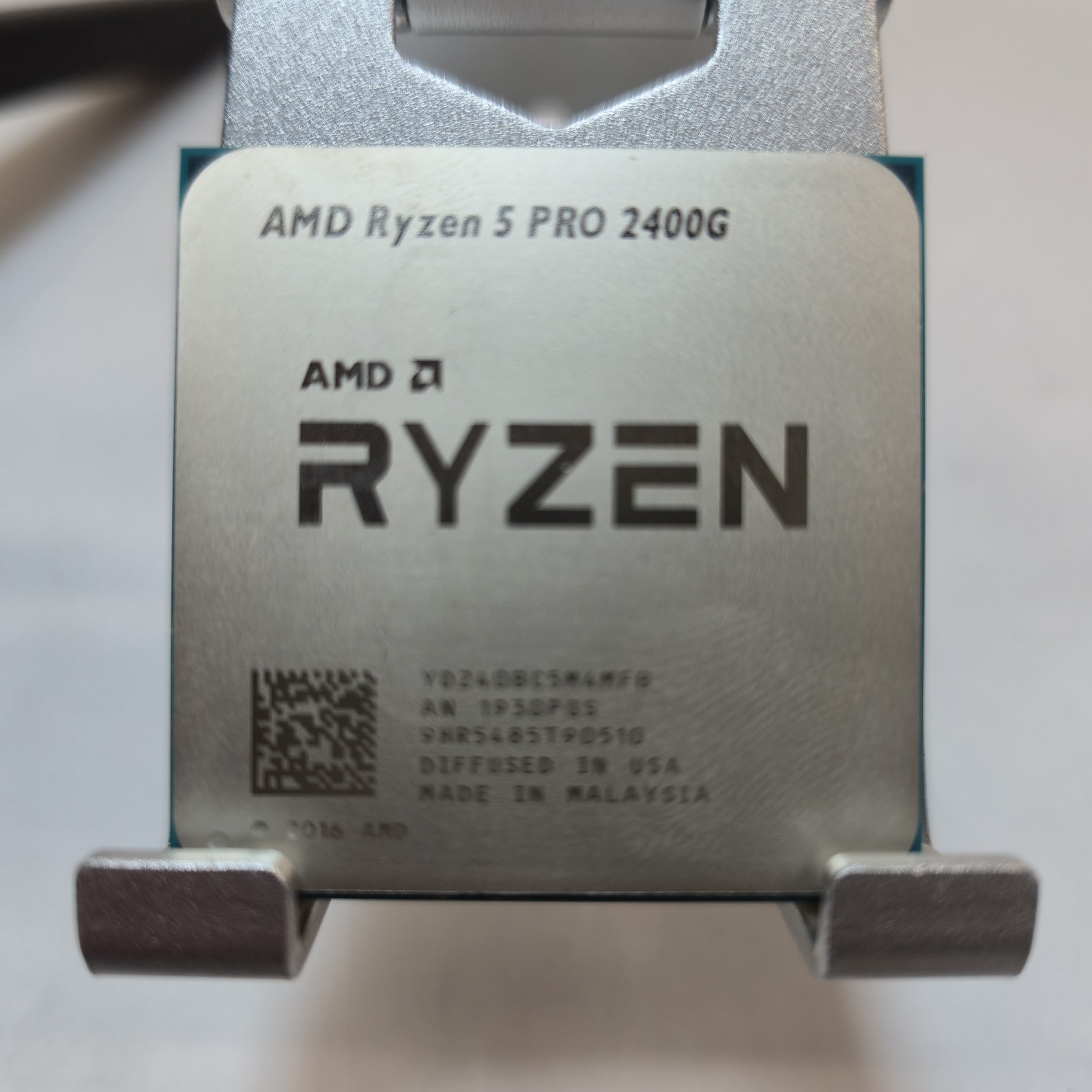 AMD Ryzen 5 PRO 2400G YD2400C5M4MFB 3.60GHz 4-Core AM4 4MB CPU Processor