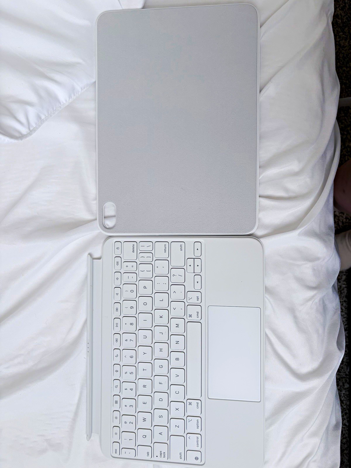 Apple Magic Keyboard Folio/Case for Apple iPad White Built-In Keyboard Stand