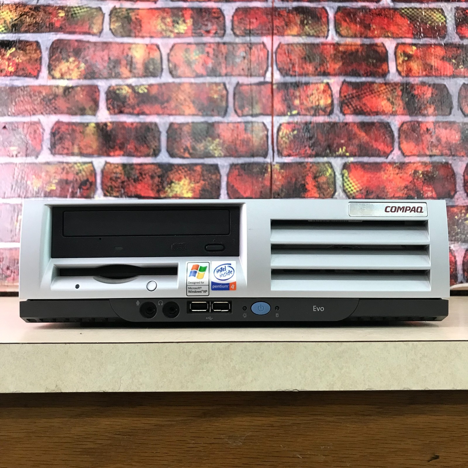 HP Compaq EVO SFF PC Retro Gaming Pentium 4 2.00GHz 256MB RAM (Windows XP Pro)