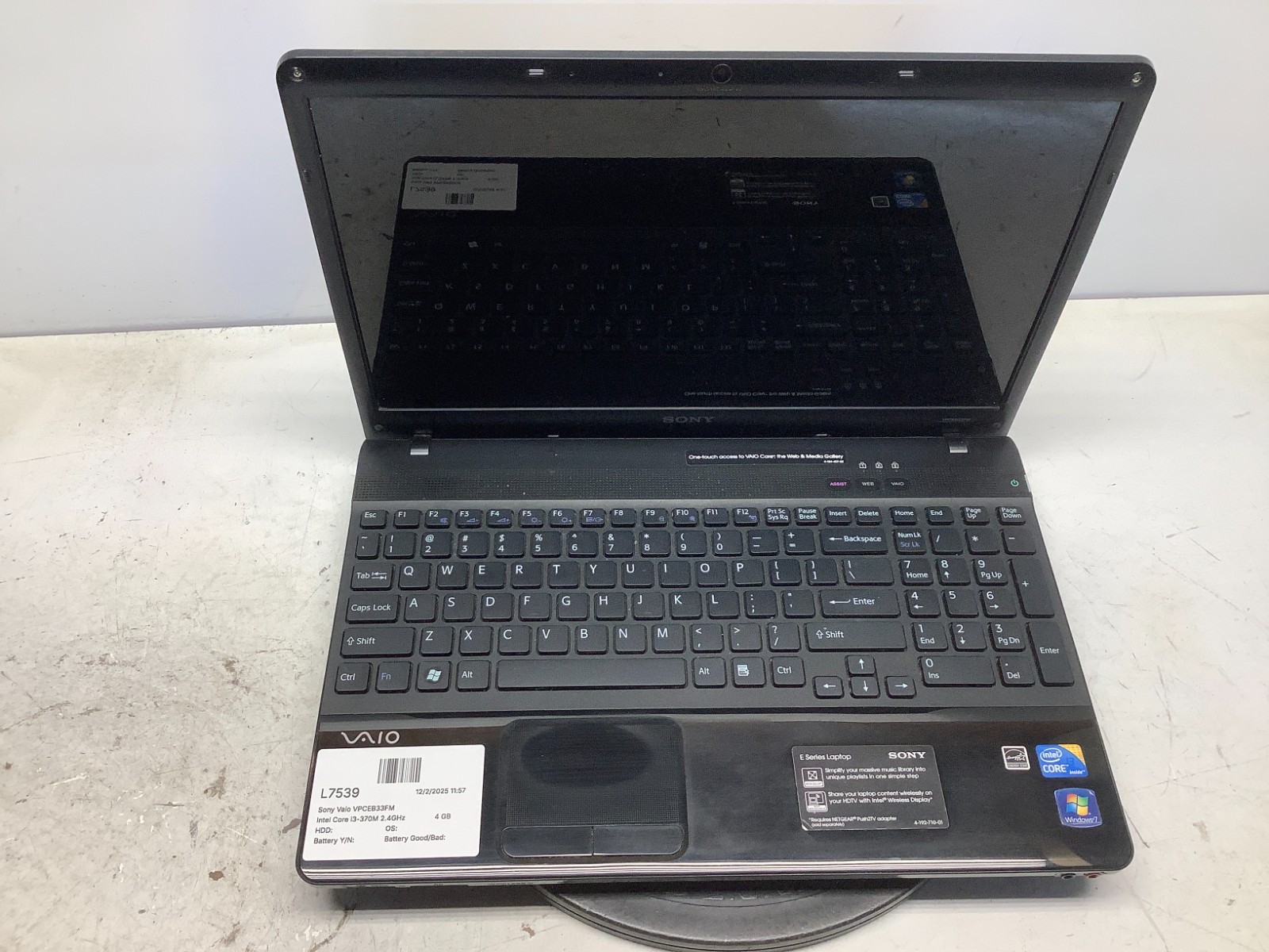 Sony Vaio VPCEB33FM Intel Core i3-370M 2.4GHz 4 GB NO HDD