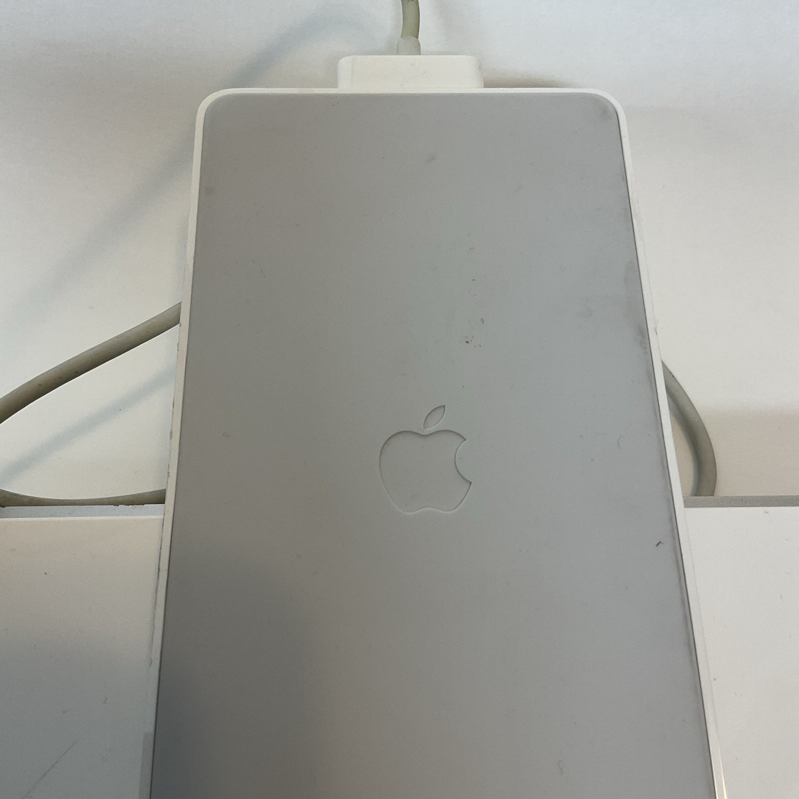 Apple OEM A1359 Keyboard Dock for Apple 30-pin Connector iPad iPhone MC533LL/A