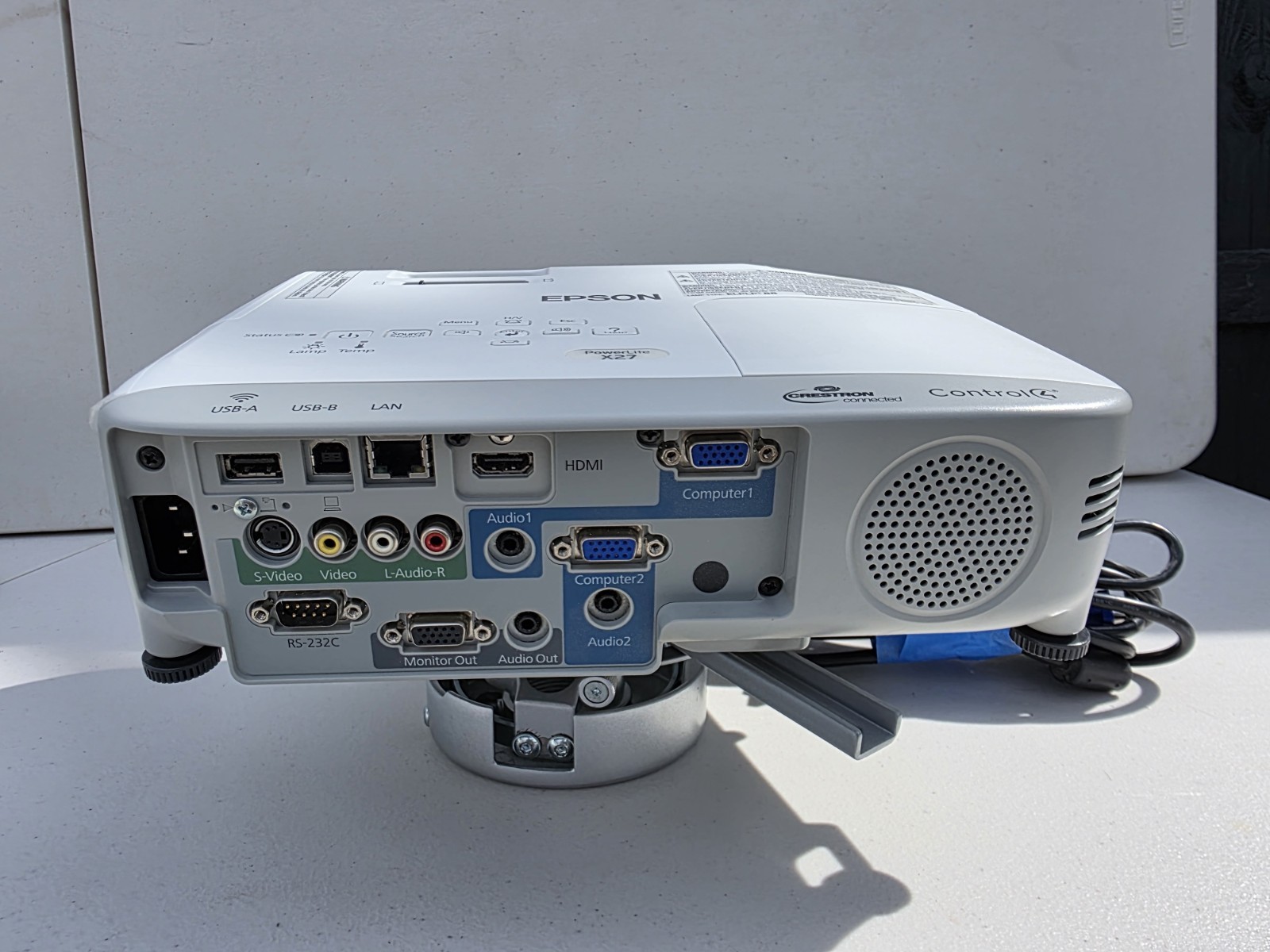 Epson PowerLite X27 3LCD XGA 2700 ANSI 3000:1 HDMI VGA USB White