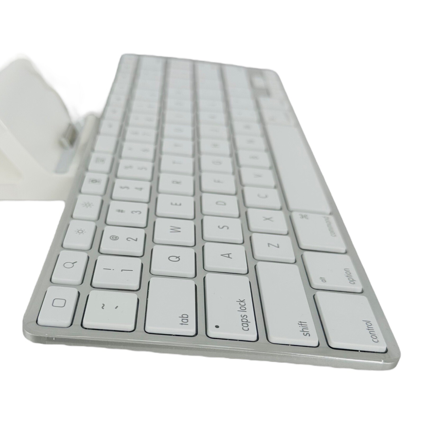 Apple iPad Keyboard Dock Model A1359 MC533LL/B w/ Original Box New 2010