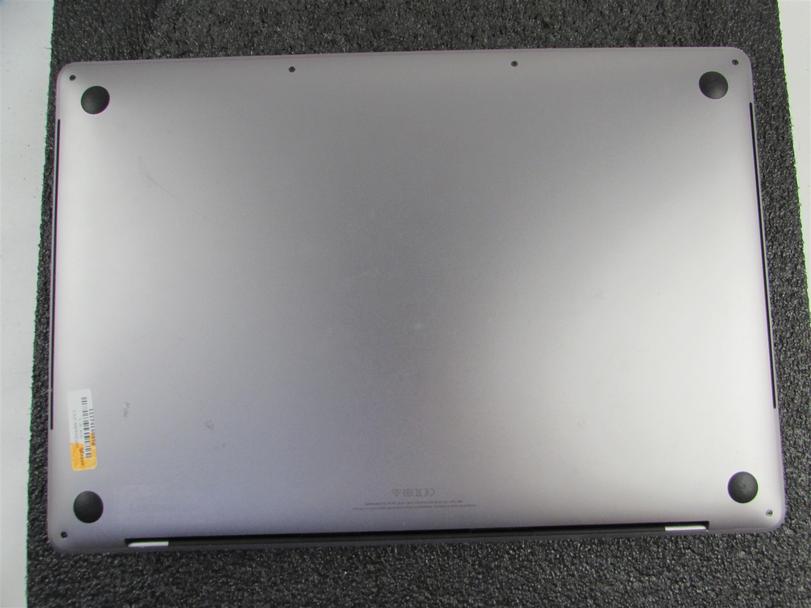 APPLE MACBOOK PRO A2141 3072X1920 I7-9750H 500GB SSD 16GB RAM AMD GPU NO O.S