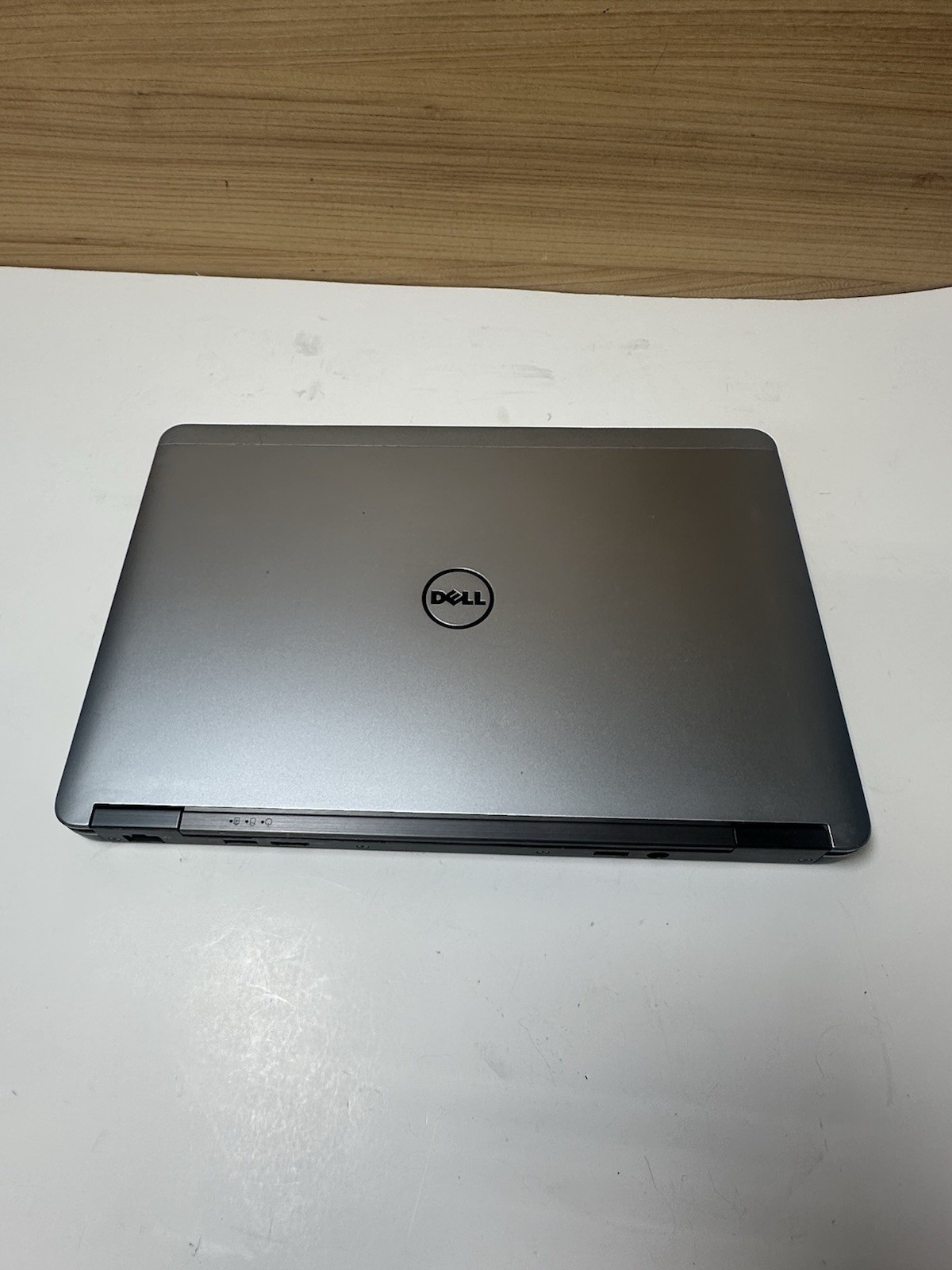 Dell Latitude E7240 i3-4010U 8GB RAM, No hdd with Charger