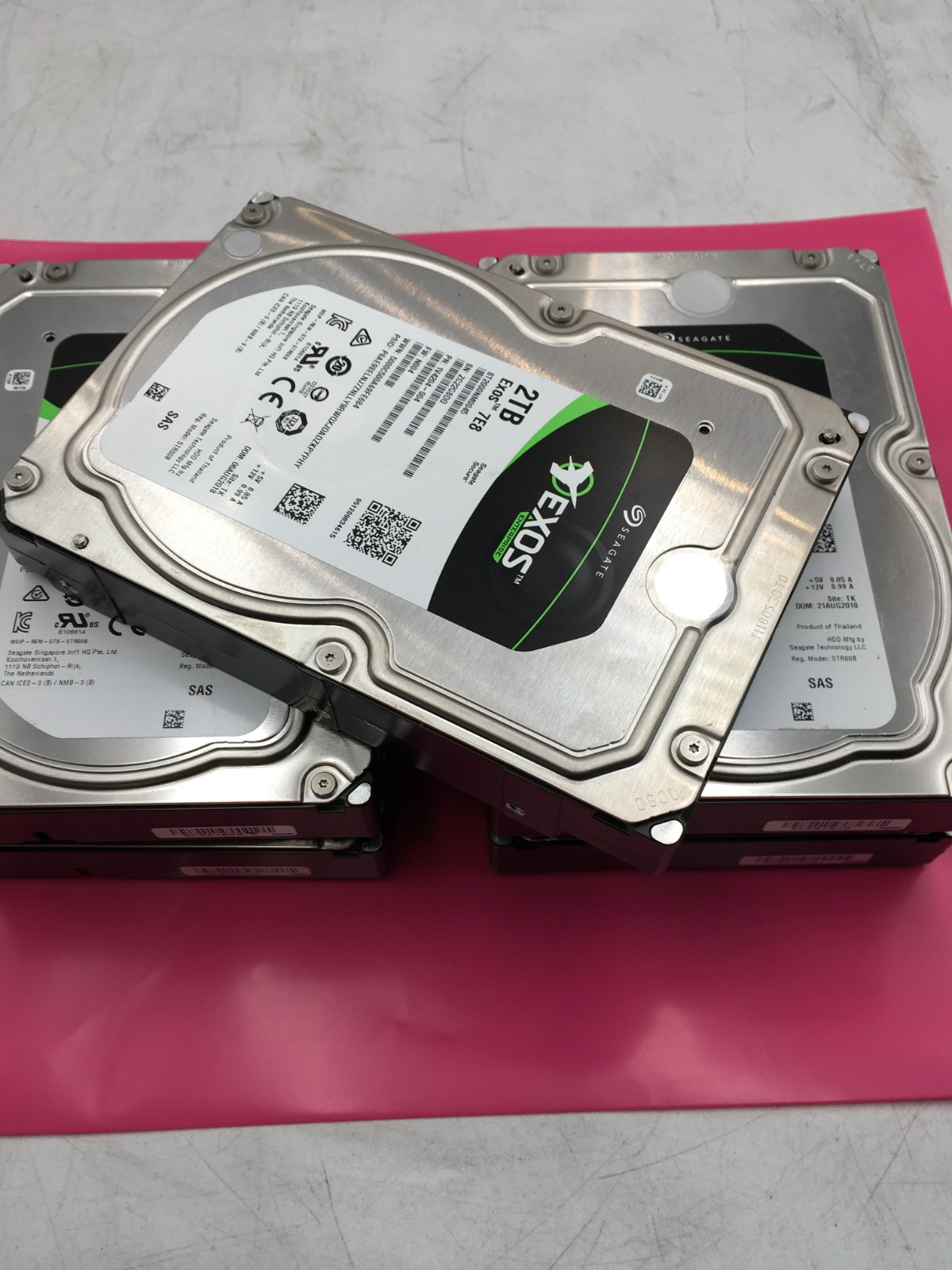 LOT OF 5 Seagate Exos 7E8 2TB 3.5″ SAS 12Gb/s 7200RPM 128MB HDD ST2000NM0045 RS.