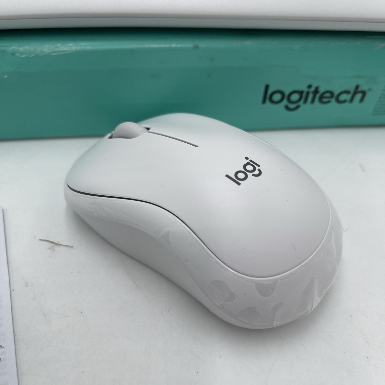 Logitech MK295 Silent Wireless Mouse Keyboard Combo SilentTouch