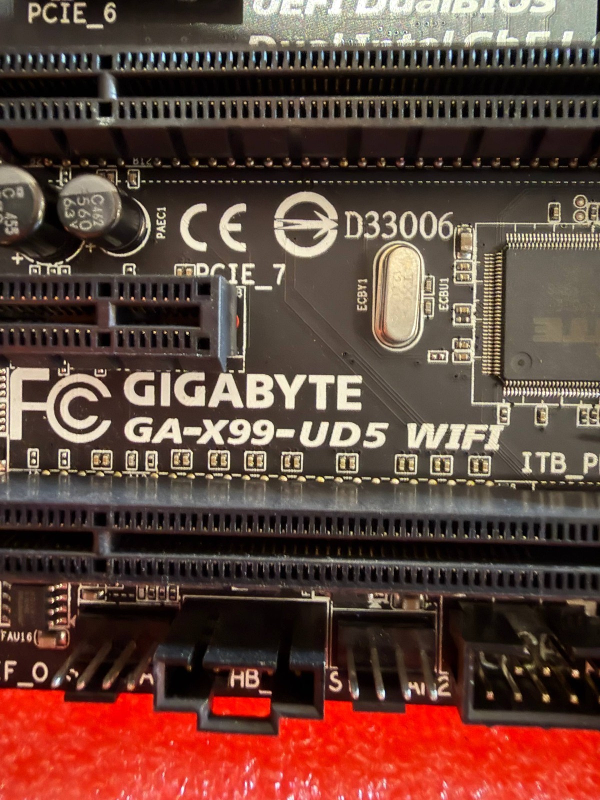 GIGABYTE GA-X99-UD5 WIFI Intel X99 LGA 2011-3 6Gb/s ATX 3.0 Chipset Motherboard
