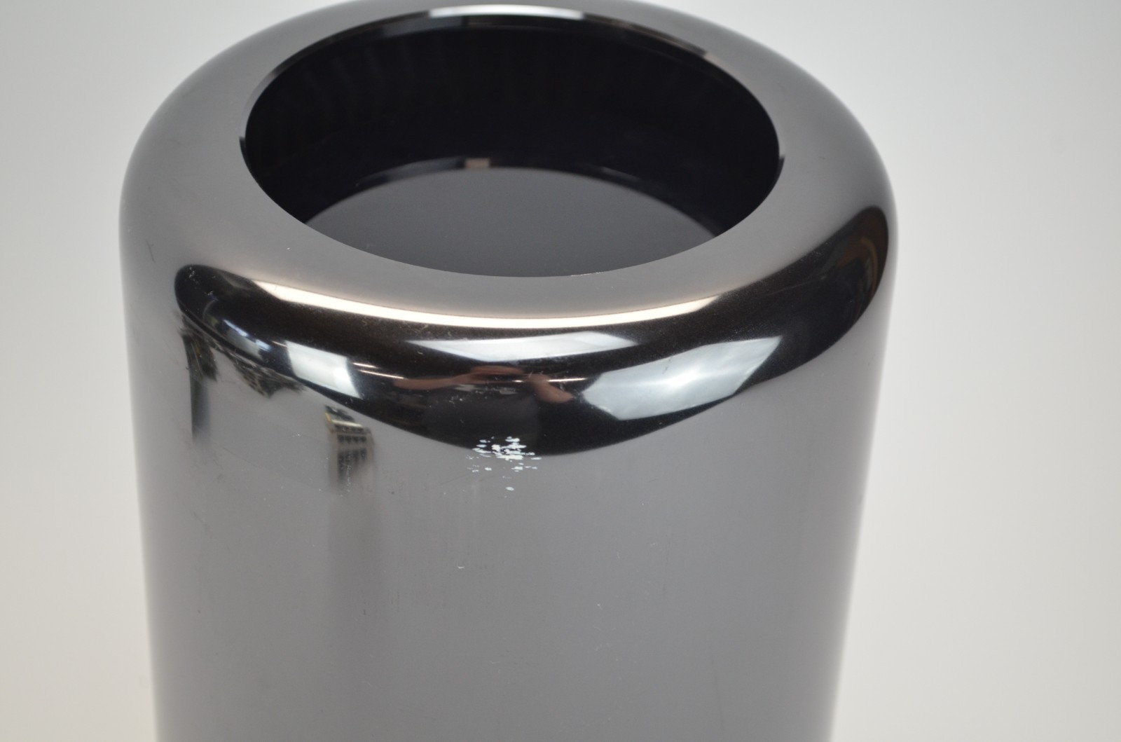 2013 Mac Pro Xeon E5 6-Core 3.5GHz 32GB Ram 512GB SSD FirePro D500 Monterey