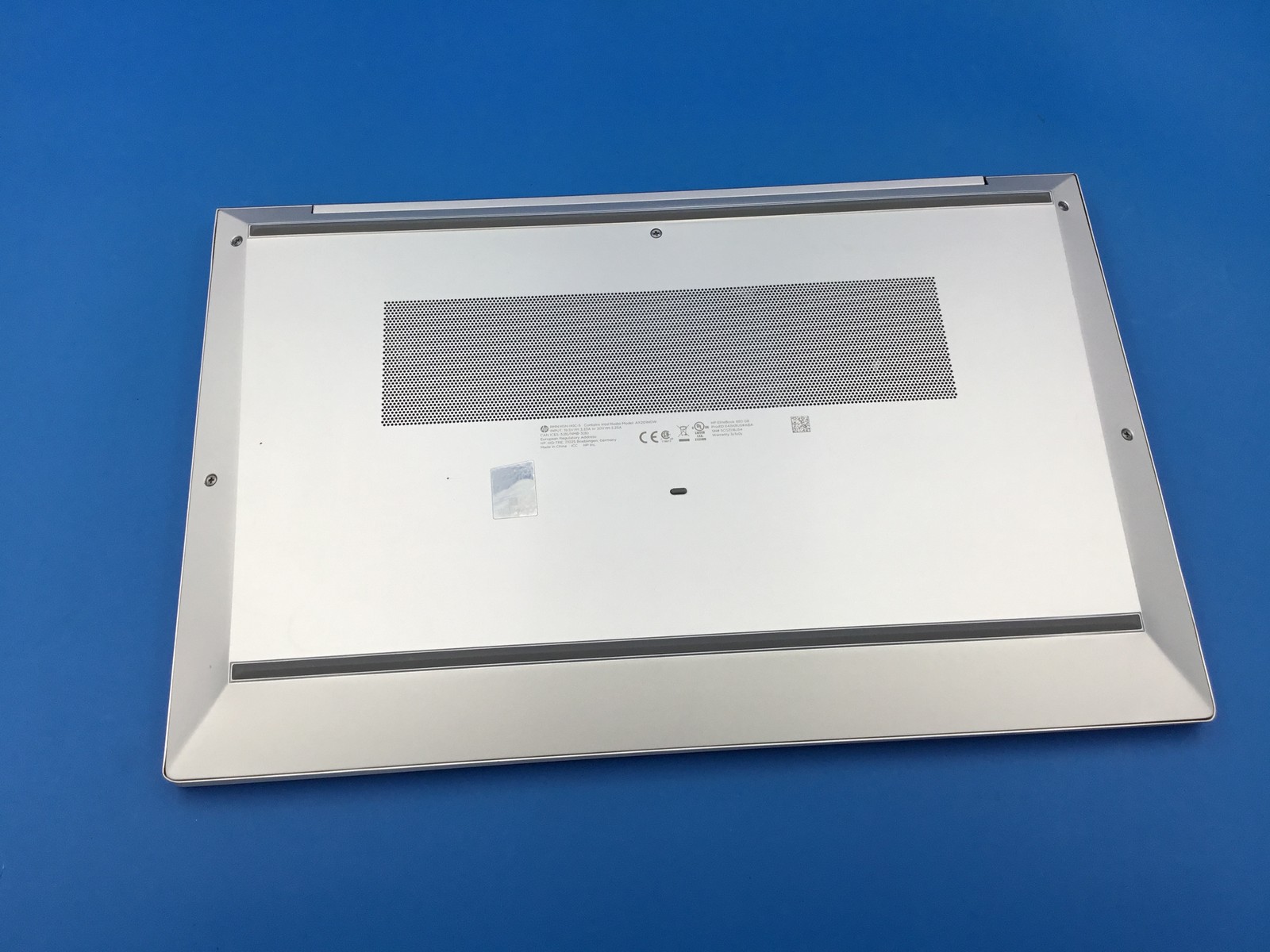 HP Elitebook 850 G8 LAPTOP 15.6″ I7-1185G7@3.00 8GB 256SSD BT BKLIT WEBCAM FHD