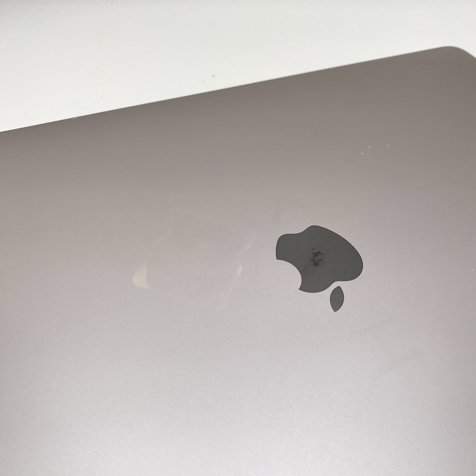 Apple MacBook Pro 16″ Intel Core i7 16GB RAM 1TB SSD – Gray A2141 – Fair Cond.