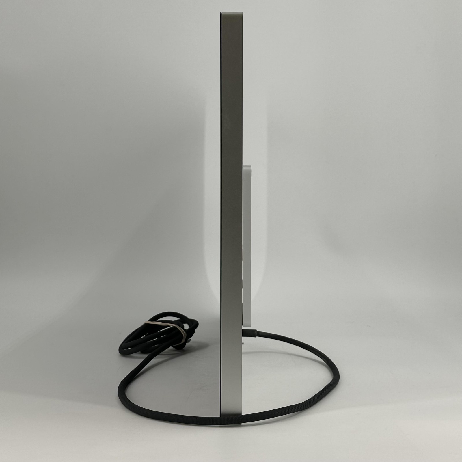 Apple Studio Display 27in 5120 x 2880 Standard Glass w/ VESA Mount Adapter