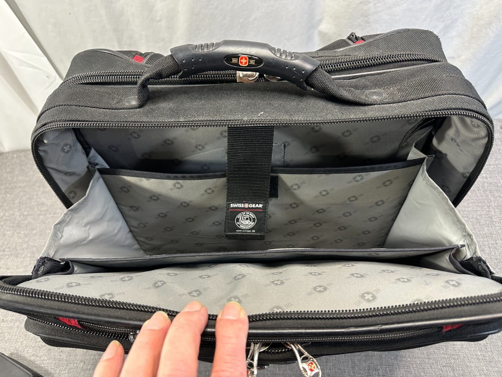 Wenger Swiss Gear Granada Pro Rolling Travel Laptop Case Carry on Briefcase