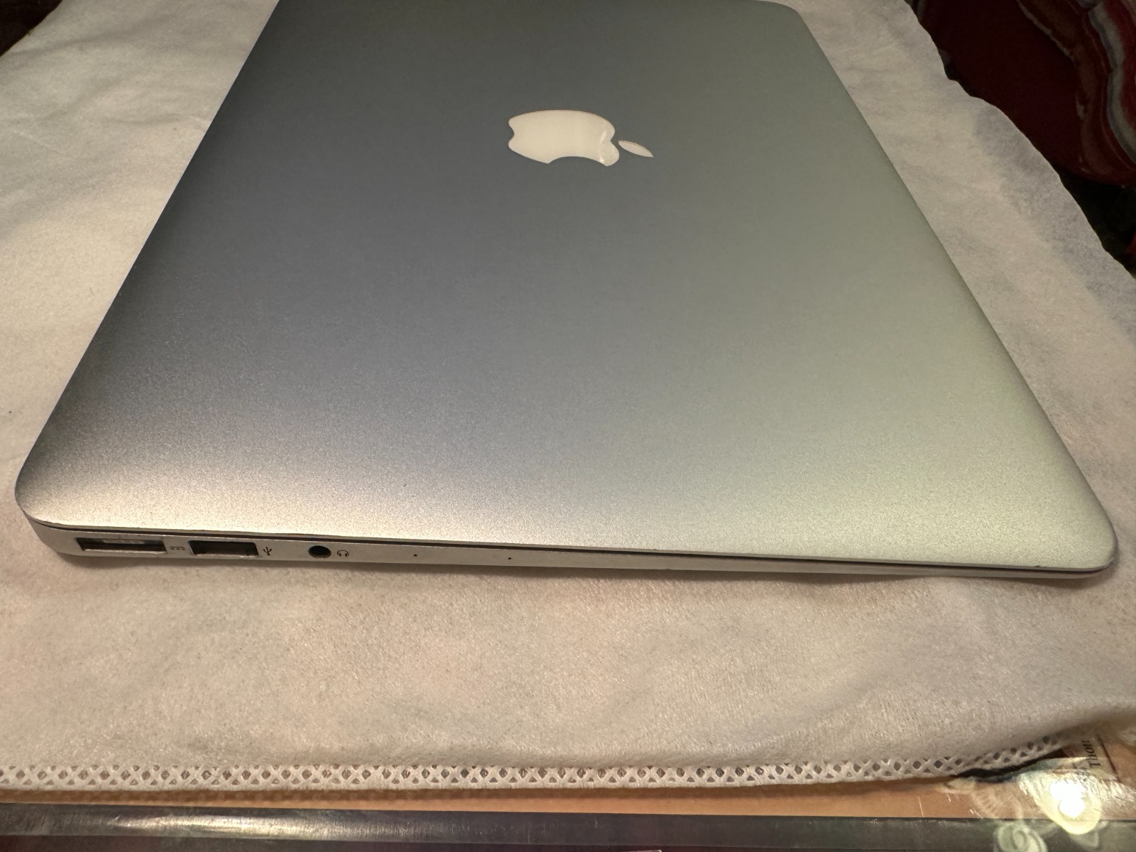 Apple MacBook Air 13.3 in (256GB SSD, Intel Core i5 5th. Gen., 1.6GHz, 8GB RAM)