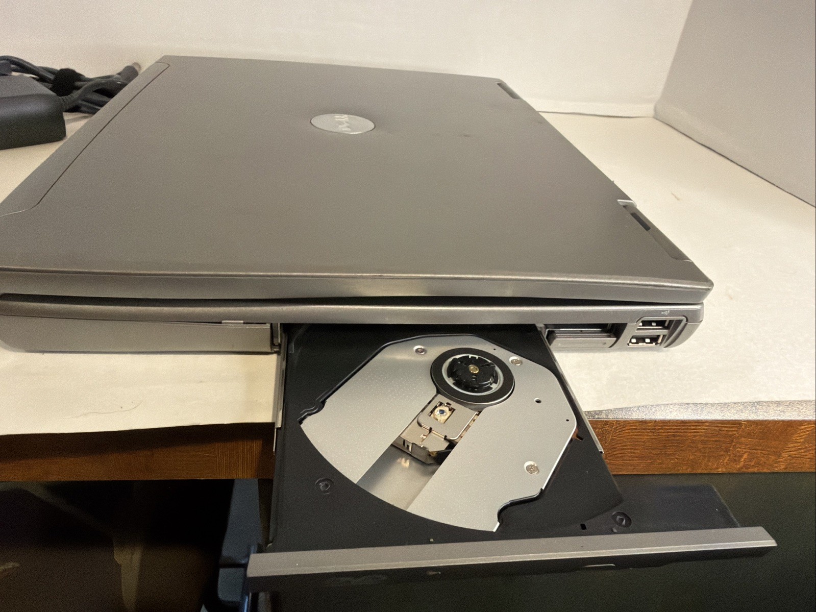 Dell Latitude D610 14” Laptop Intel Pentium M Processor Charger Working Computer