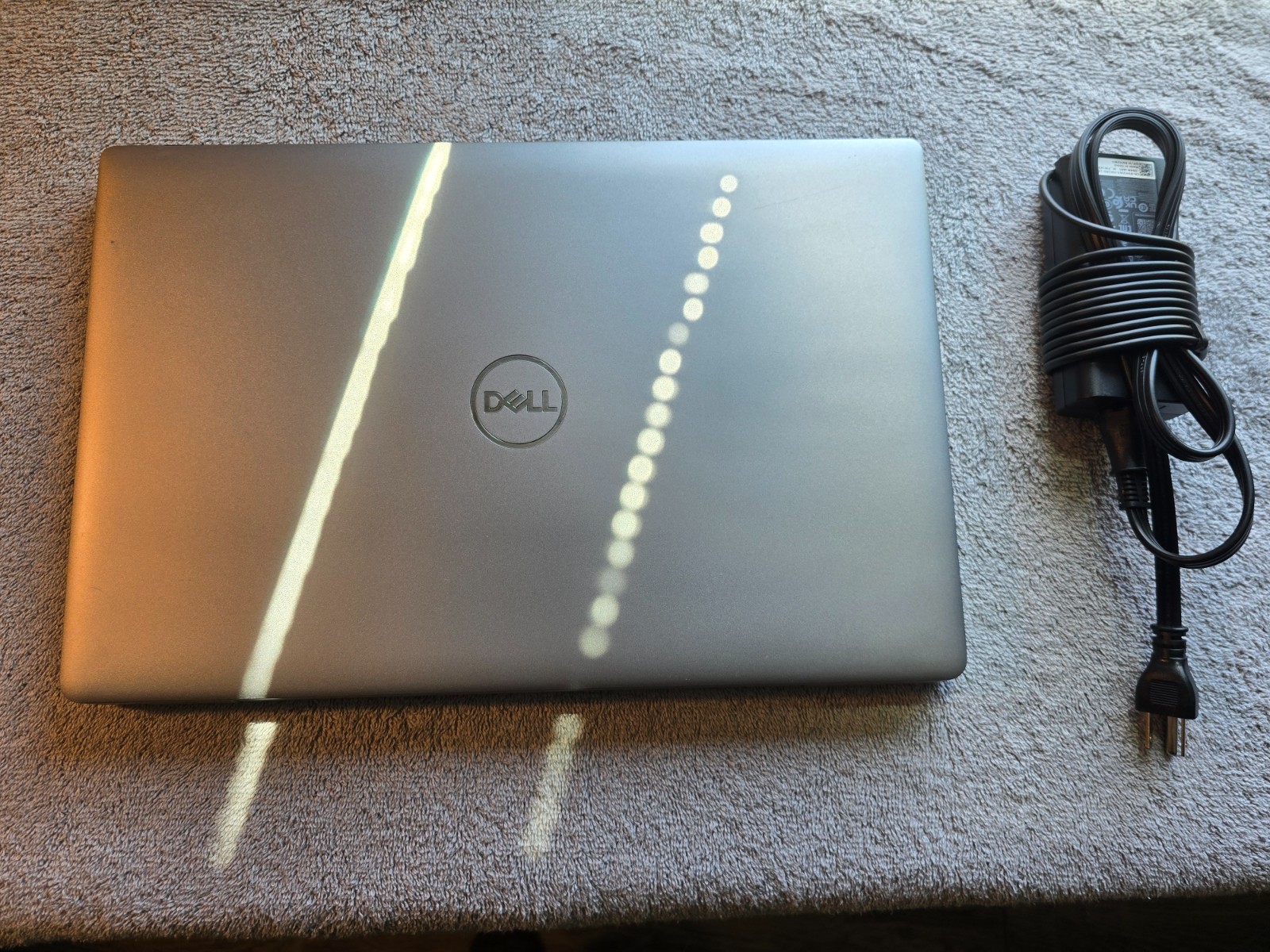 dell latitude 5530 i7-1255U / 64gb ram / windows 11 pro / Power adapter included