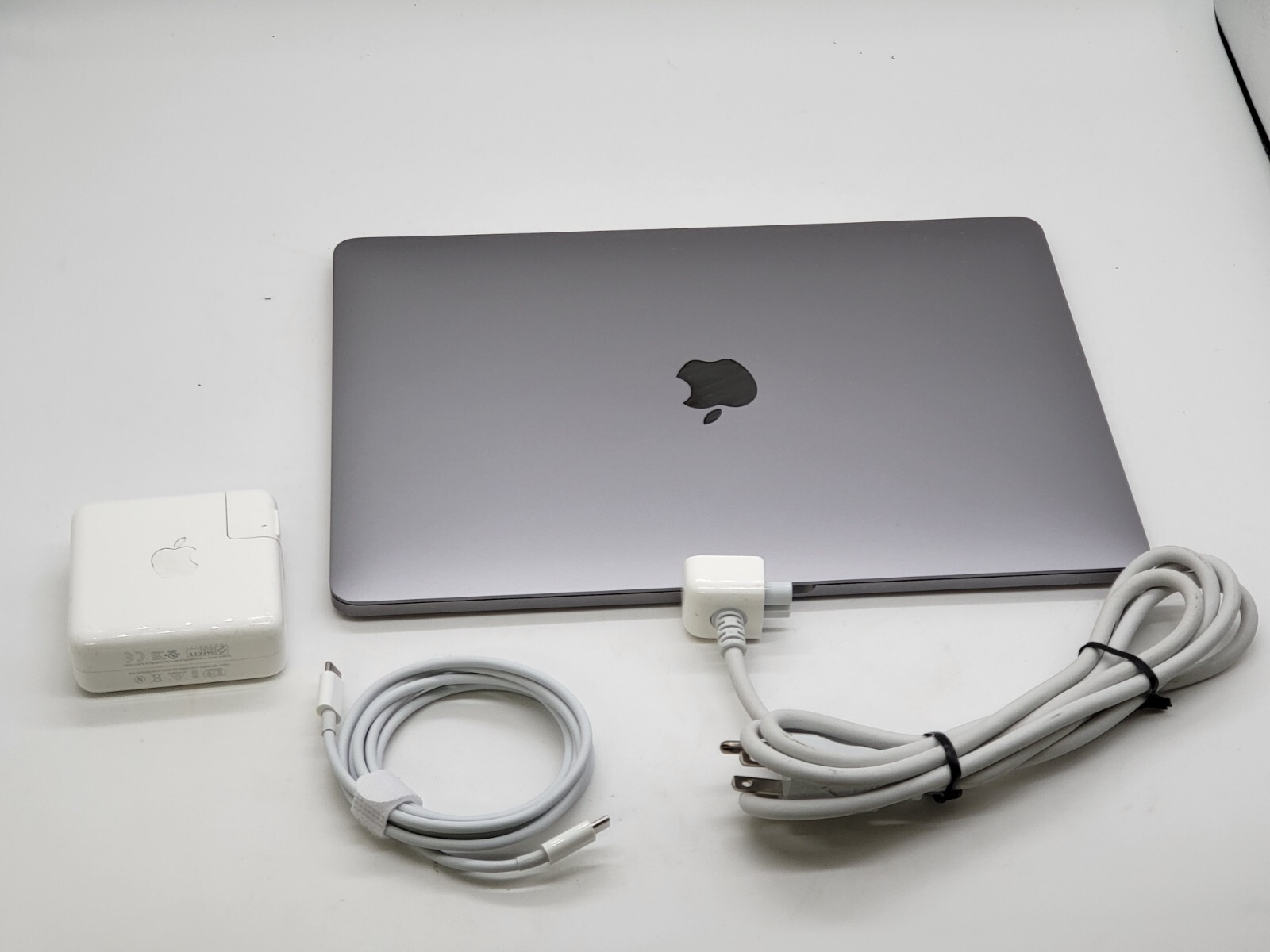 MacBook Pro 13in Dual-Core i5 2.3 Turbo up 3.6GHz 8GB 256GB 3year WARRANTY