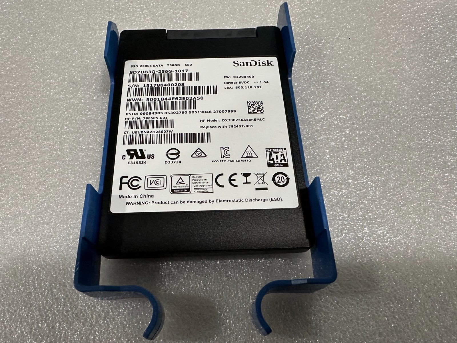 798605-001 – 3PAR 256GB SATA SSD Boot Drive With Caddy 782407-001