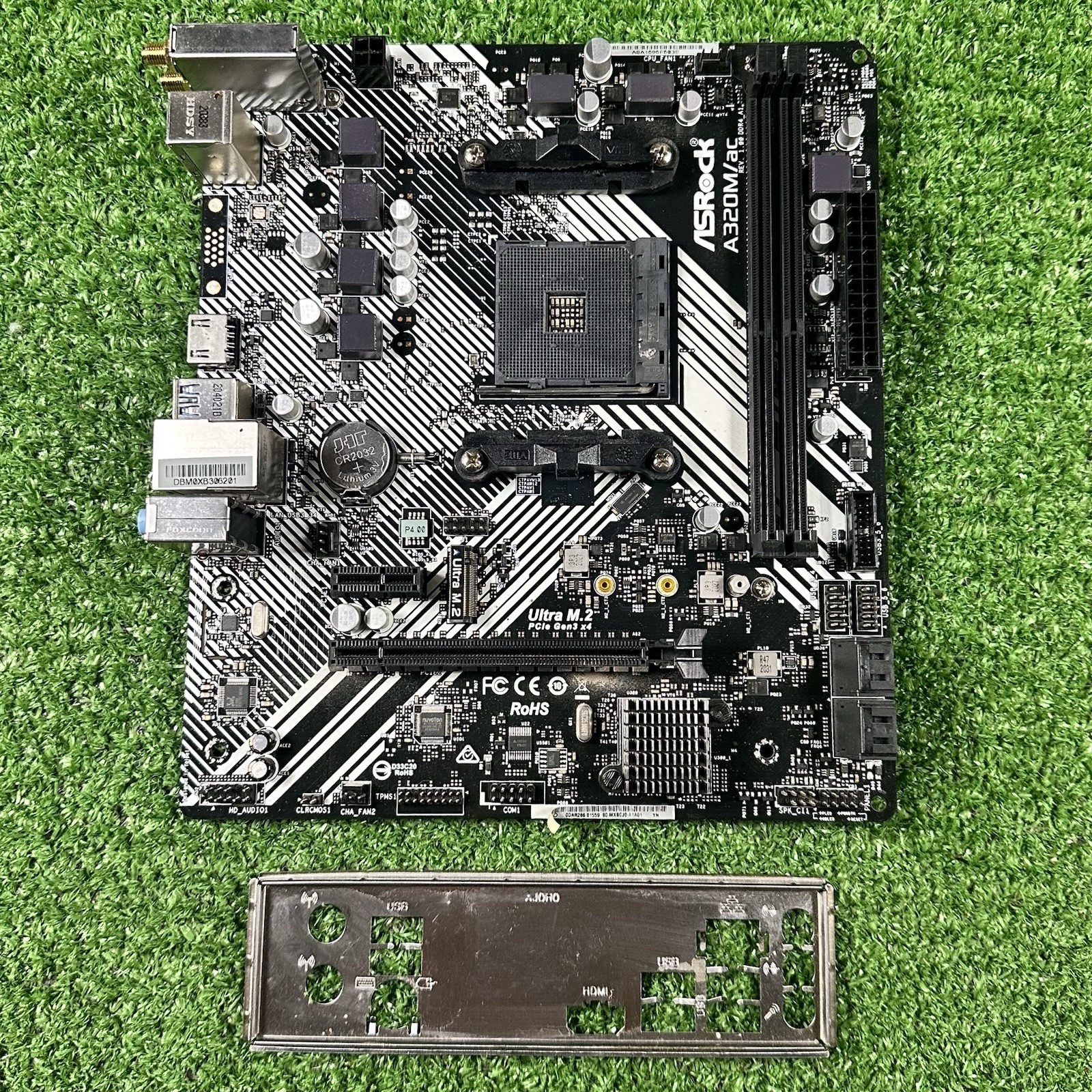 ASRock A320M/AC AM4 SATA 6Gb/s Micro ATX AMD Motherboard