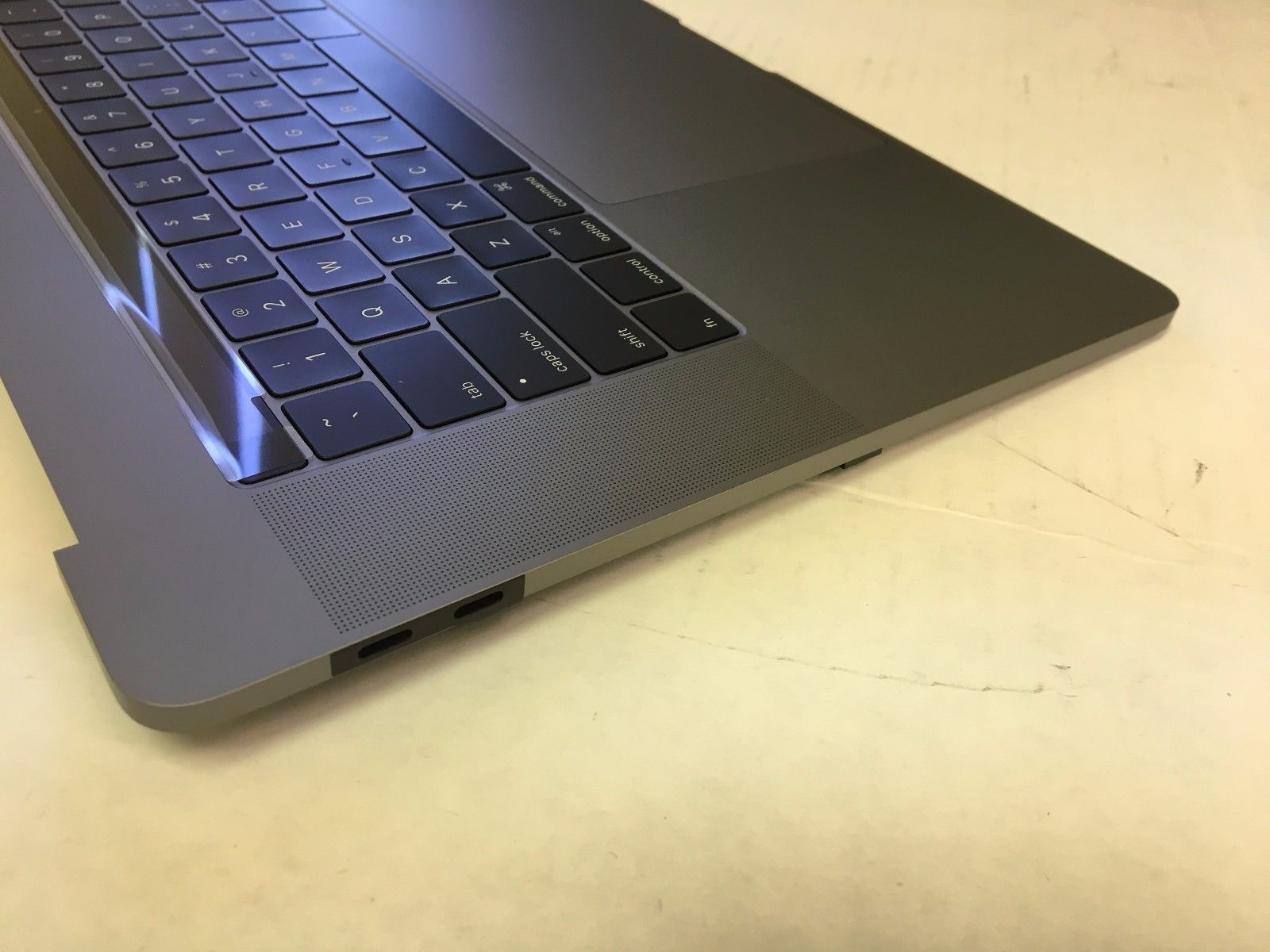 Grade A A1707 2016 2017 MacBook Pro 15″ Space Gray Top case Palmrest Keyboard US