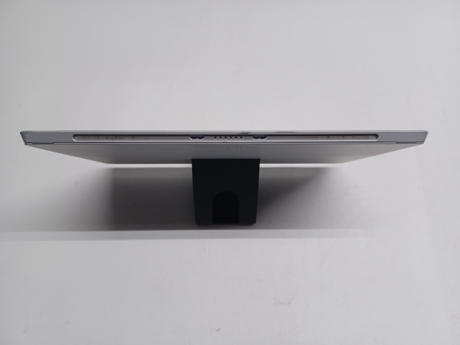 Lot of 7 damaged Microsoft Surface RT 1572 Tablets for parts/ repair