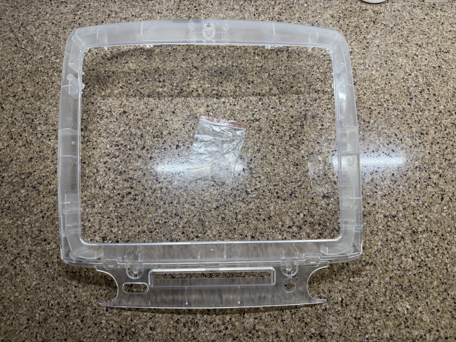 MacEffects Clear Plastic Bezel for Slot Loading iMac G3 – Limited Edition