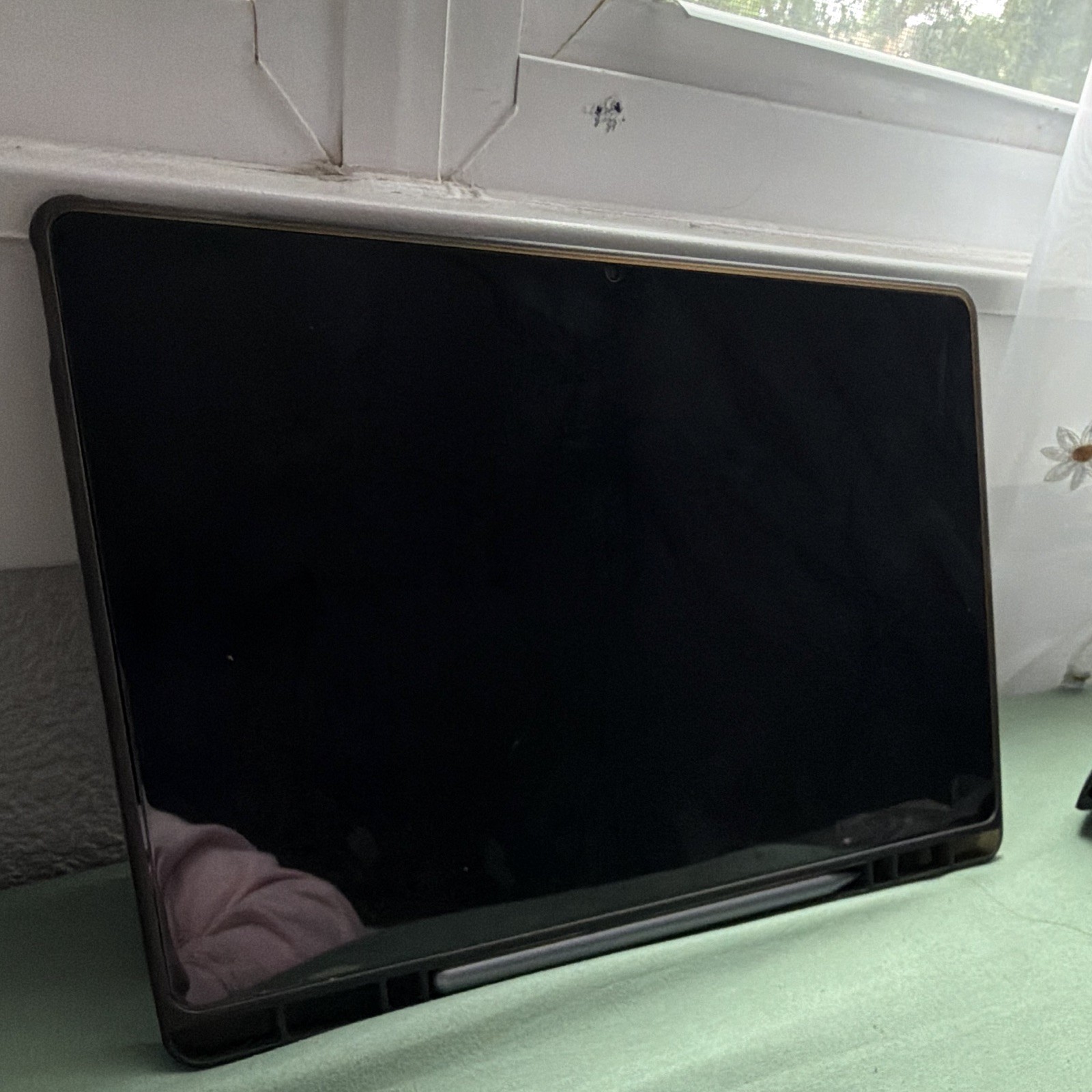 Lenovo 12.7in Wi‑Fi Tablet 128GB Storage Black Large Screen Touchscreen