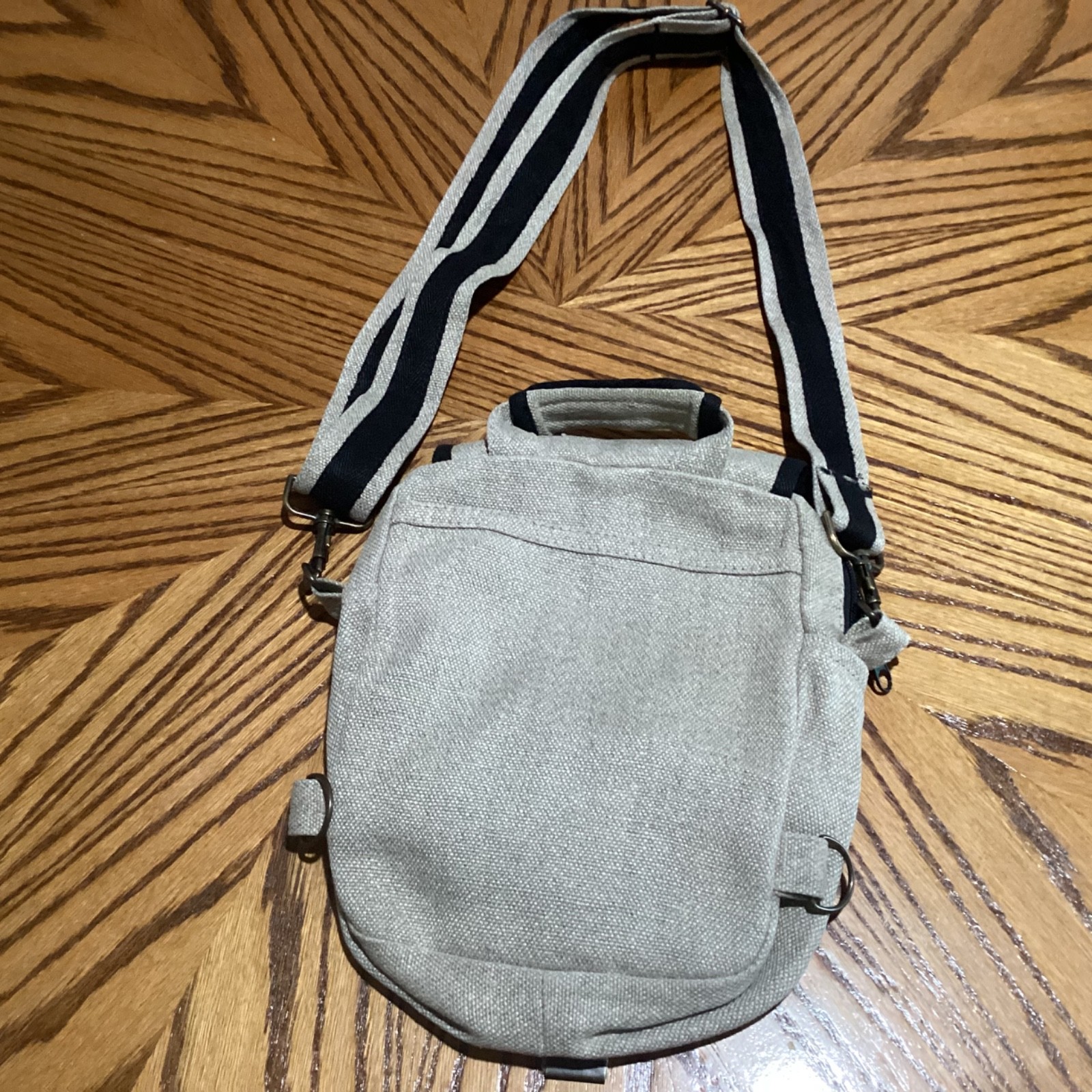 Ecolution 100% Hemp Cross Body Hand Bag Pan World Traders Made In Romania Beige