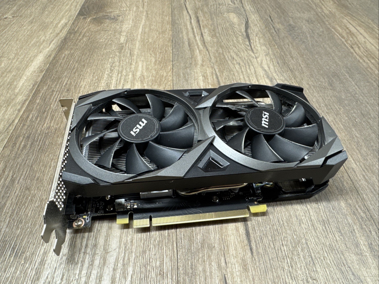 MSI NVIDIA GeForce RTX 3050 VENTUS 2X XS 8G OC 8 GB GDDR6 PCI Express 4.0 x16