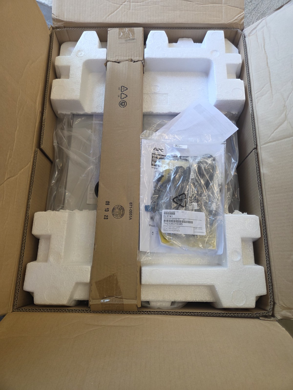 APC SMT1500RM2UC Smart-UPS 1500VA 1000W 120V Rack Mount SmartConnect
