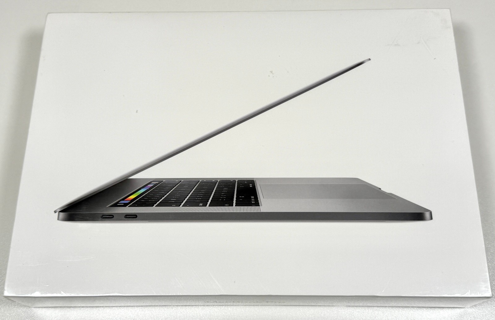 Apple MacBook Pro 15″ Touch Bar Space Gray 2.6GHz i7 16GB RAM 256GB SSD 2016 NEW