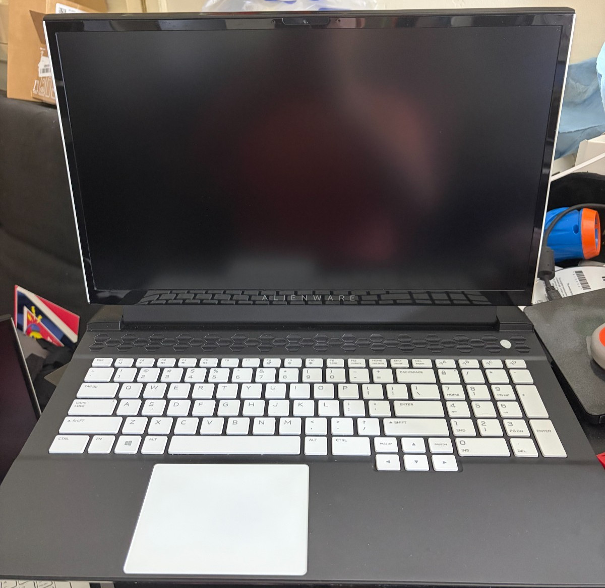 ALIENWARE 17.3in Gaming Laptop i7 4.5Ghz 1TB SSD GTX 1660 WIN 11 White/Black