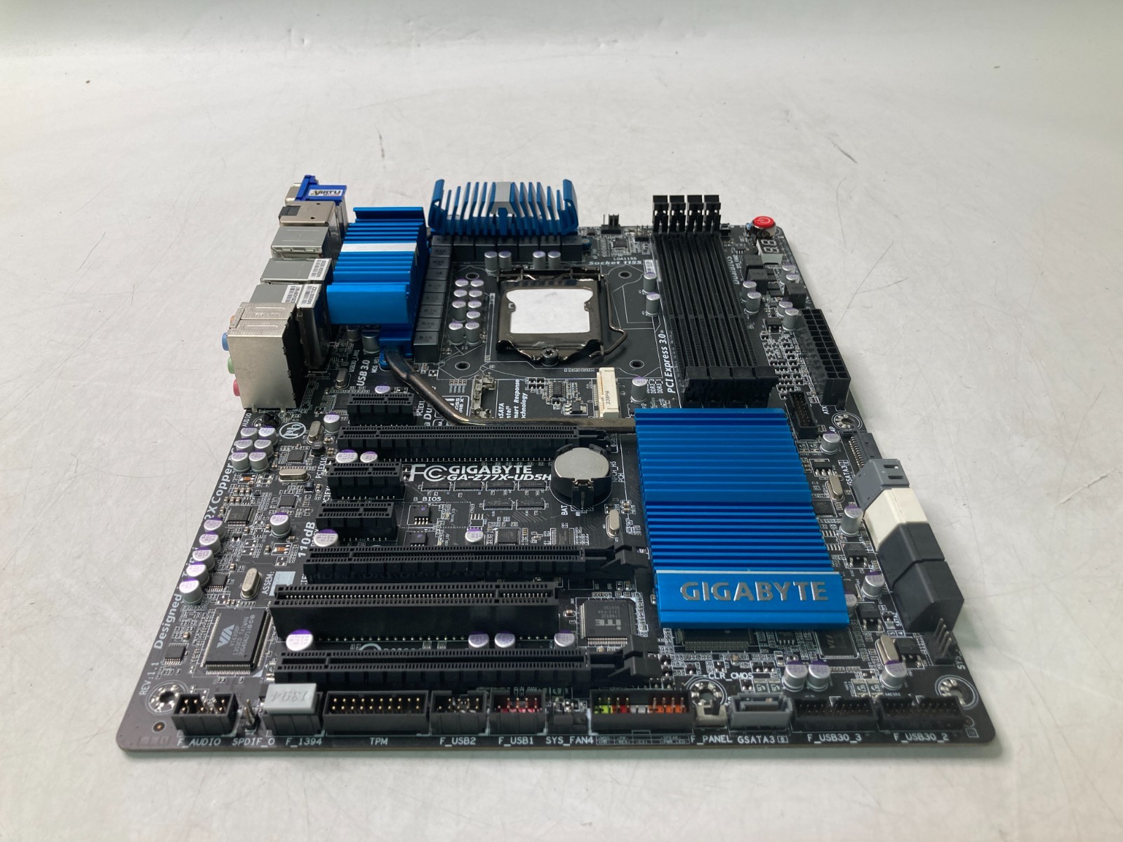 Gigabyte GA-Z77X-UD5H LGA1155 4x DDR3 Ram Intel Z77 2nd/3rd Gen