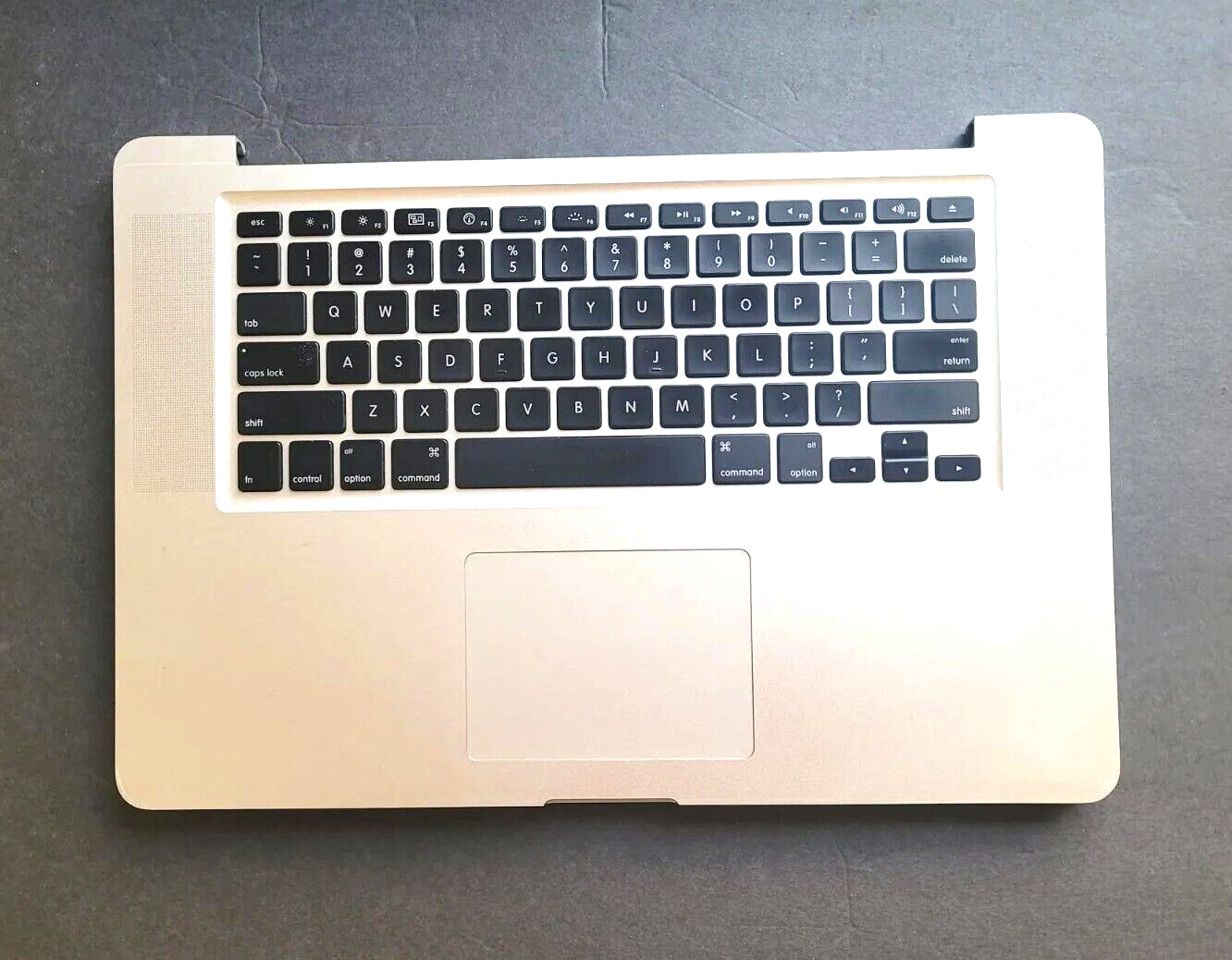 Apple MacBook Pro A1286 2010 2011 2012 – PalmRest Keyboard Trackpad – GRADE A